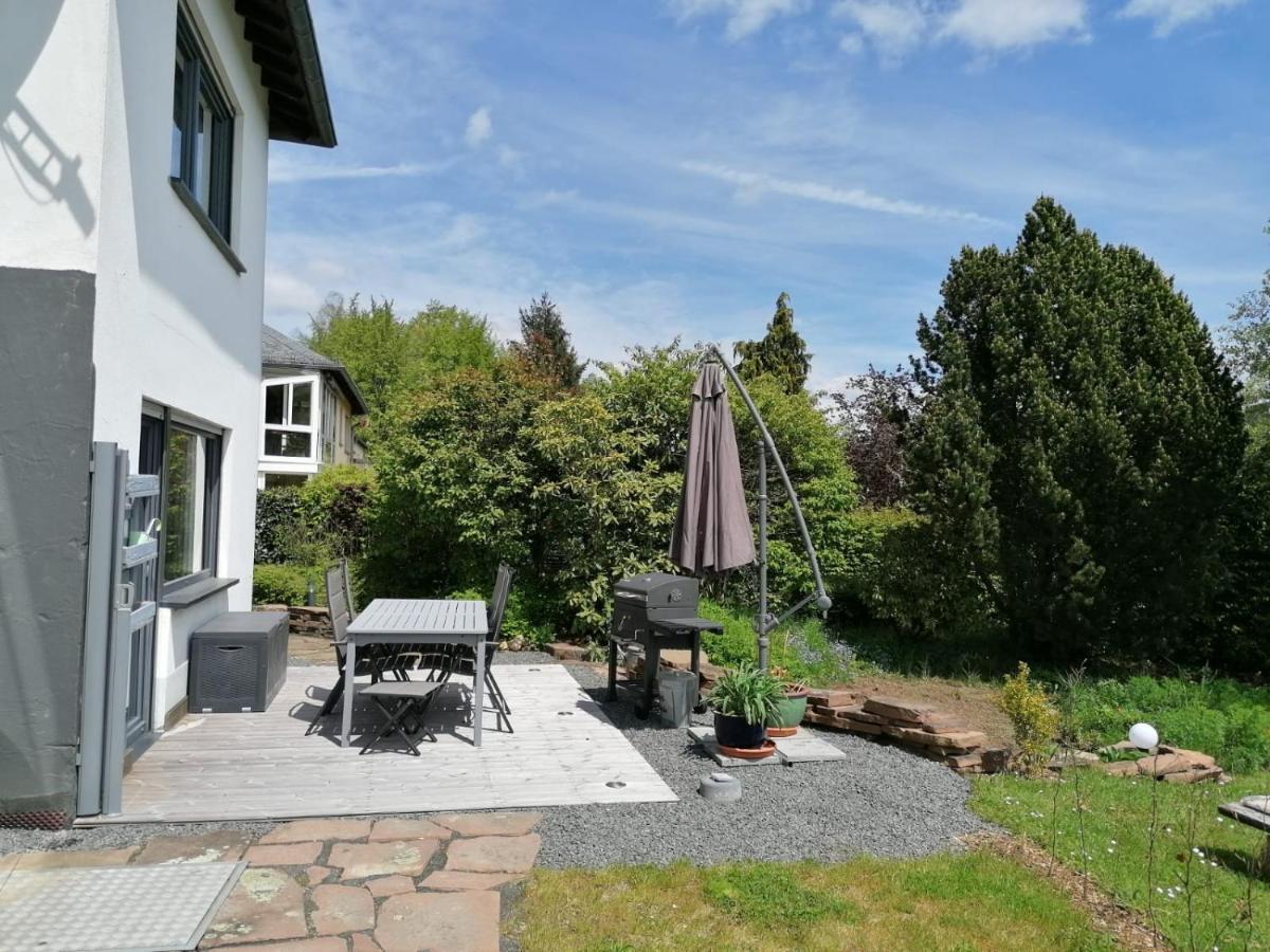 Moderne Familienfreundliche Wohnung Am Waldrand Von Pruem Mit Terrasse Екстериор снимка
