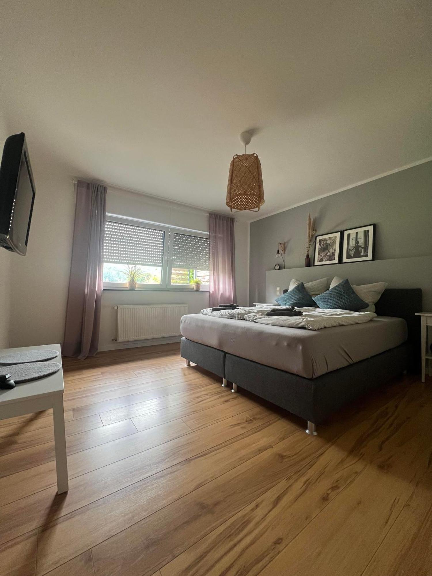 Moderne Familienfreundliche Wohnung Am Waldrand Von Pruem Mit Terrasse Екстериор снимка