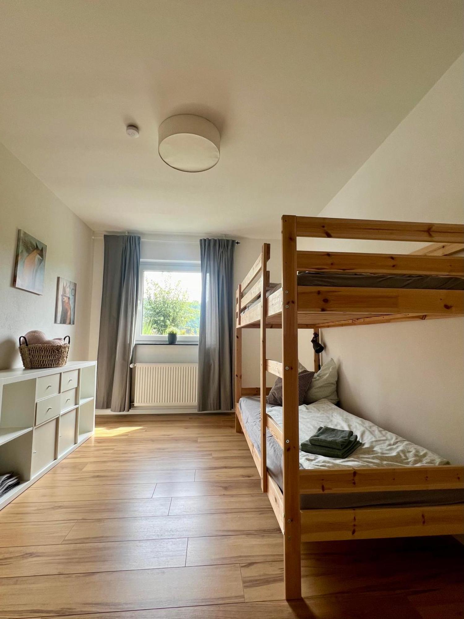 Moderne Familienfreundliche Wohnung Am Waldrand Von Pruem Mit Terrasse Екстериор снимка